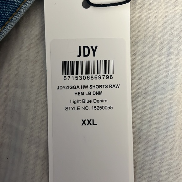 NWT JDY jean Shorts XXL - Picture 3 of 3